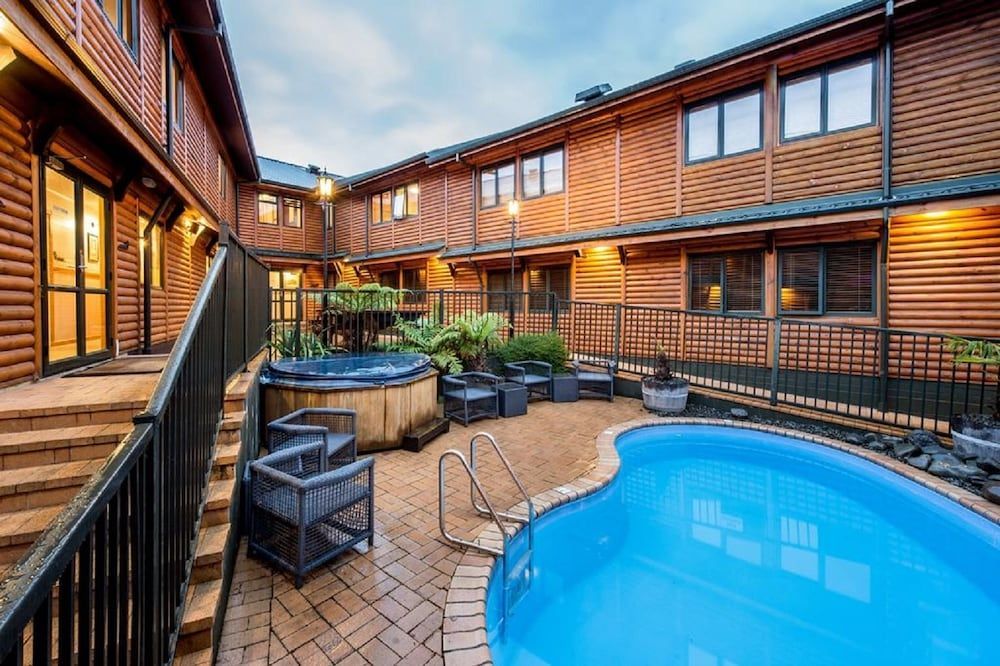 Lakefront Lodge Taupo 1
