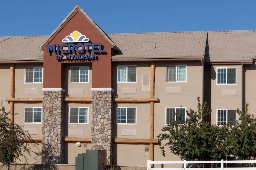 Microtel Inn & Suites by Wyndham Wheeler Ridge 1