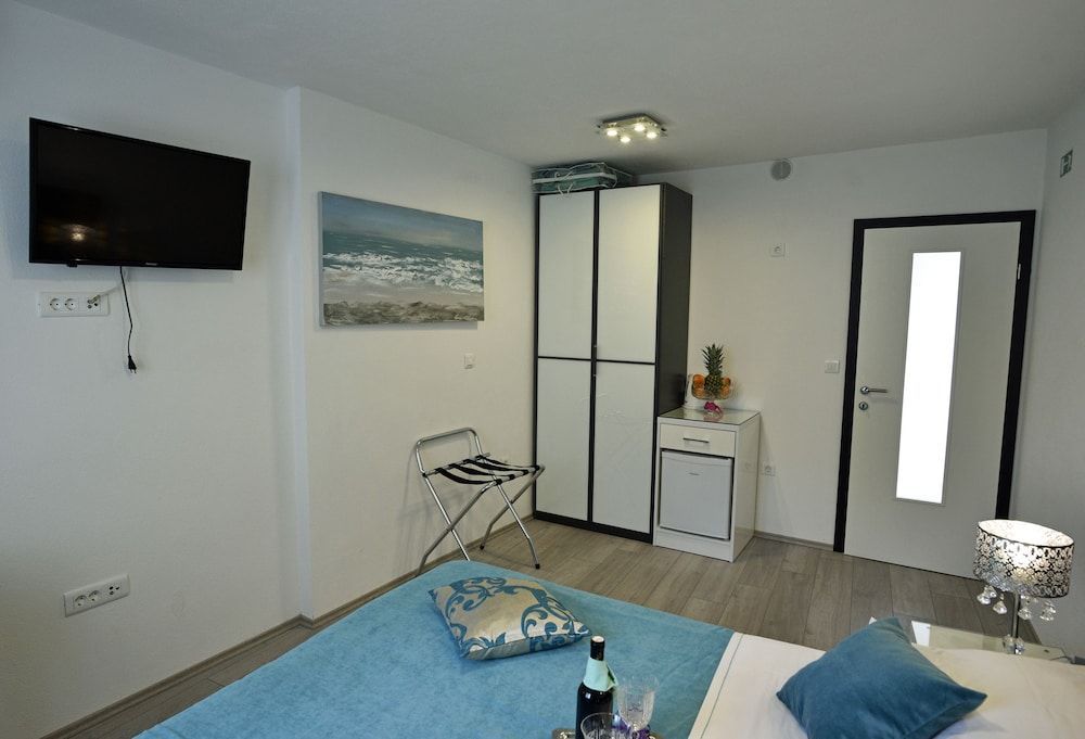 Kuzma Rooms 2 2