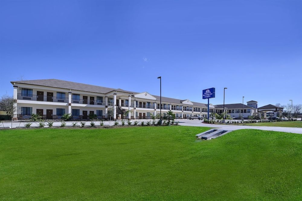 Americas Best Value Inn Cuero 1