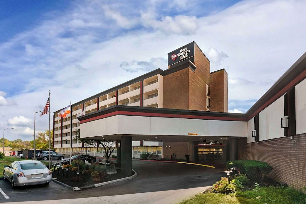 Best Western Plus Kansas City Sports Complex Hotel 1