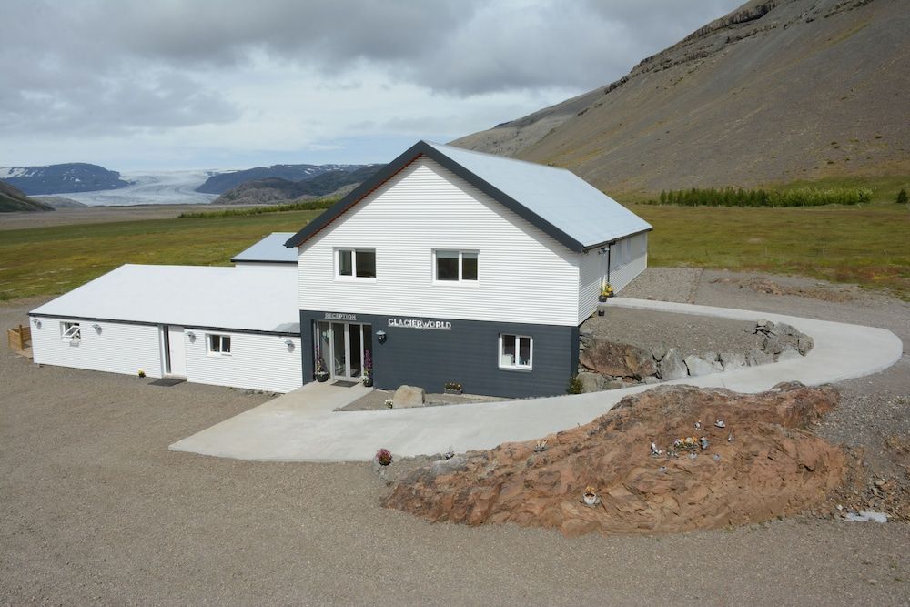 Glacier World - Hoffell Guesthouse 1