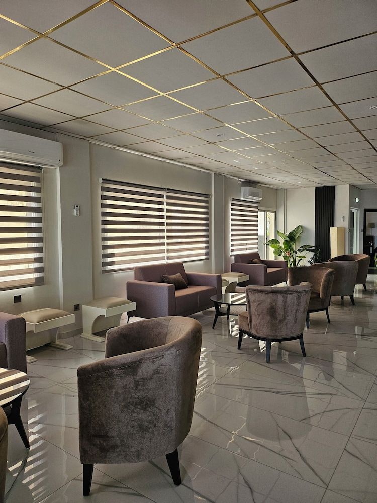 Polyxeni Hotel Apartments 2