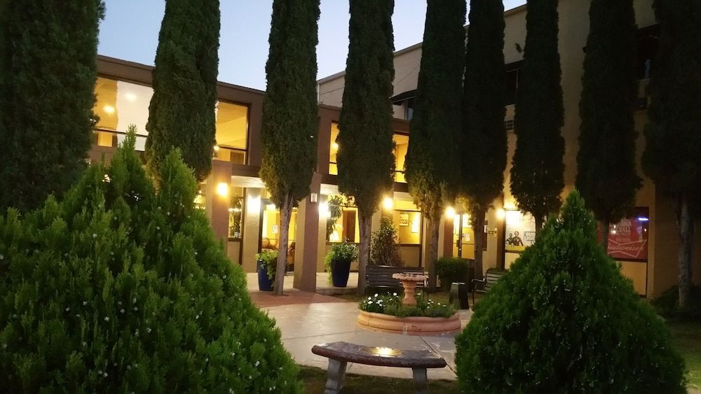 Mariposa Hotel 1