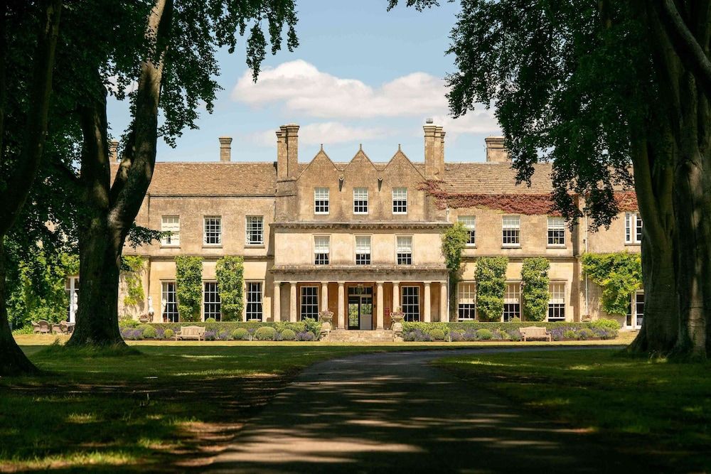 Lucknam Park, Emblems Collection 1