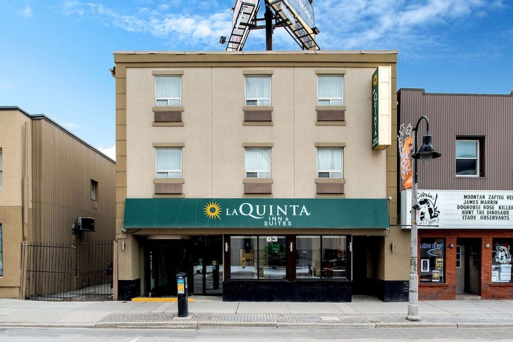 La Quinta by Wyndham Oshawa 1