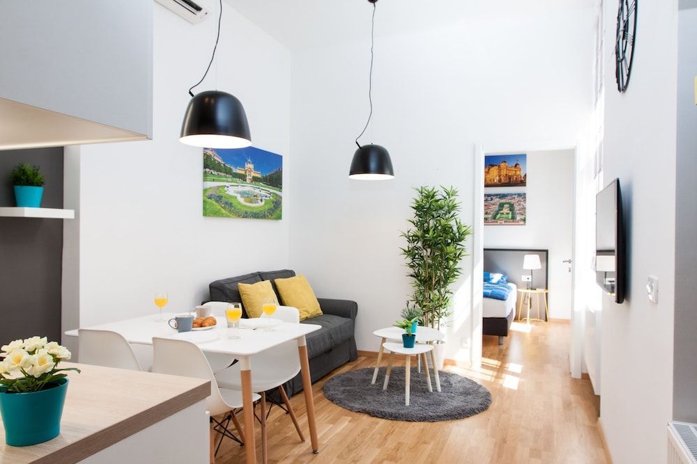 LOOX apartments Hatzova 1