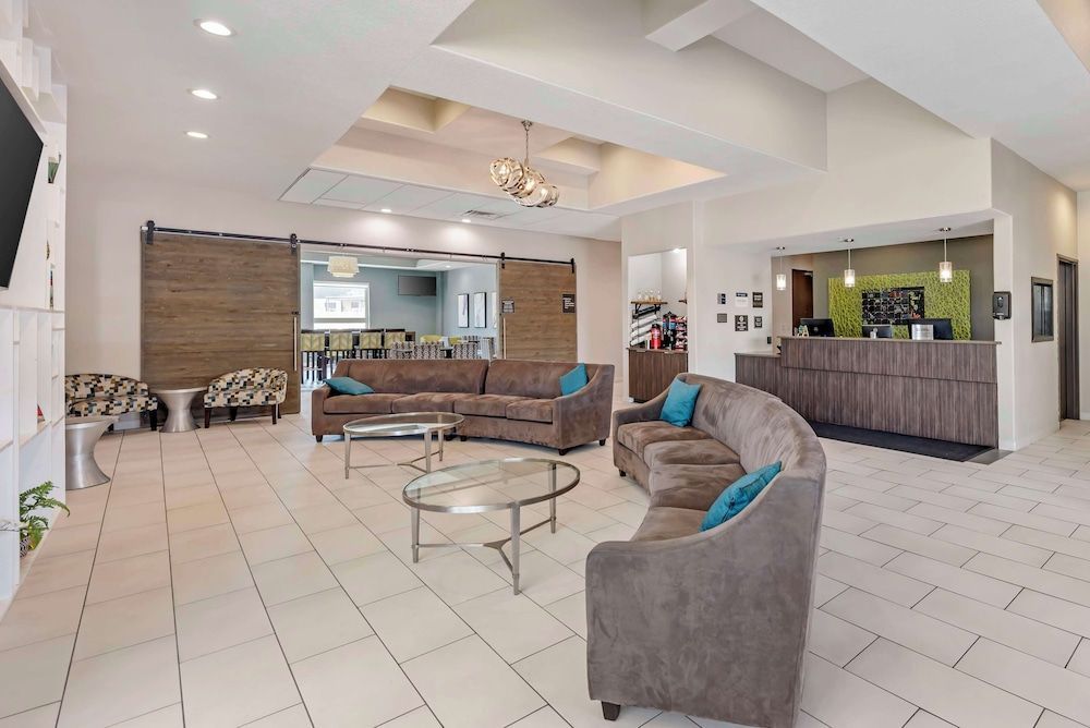 Best Western Plus Pflugerville Inn & Suites 2