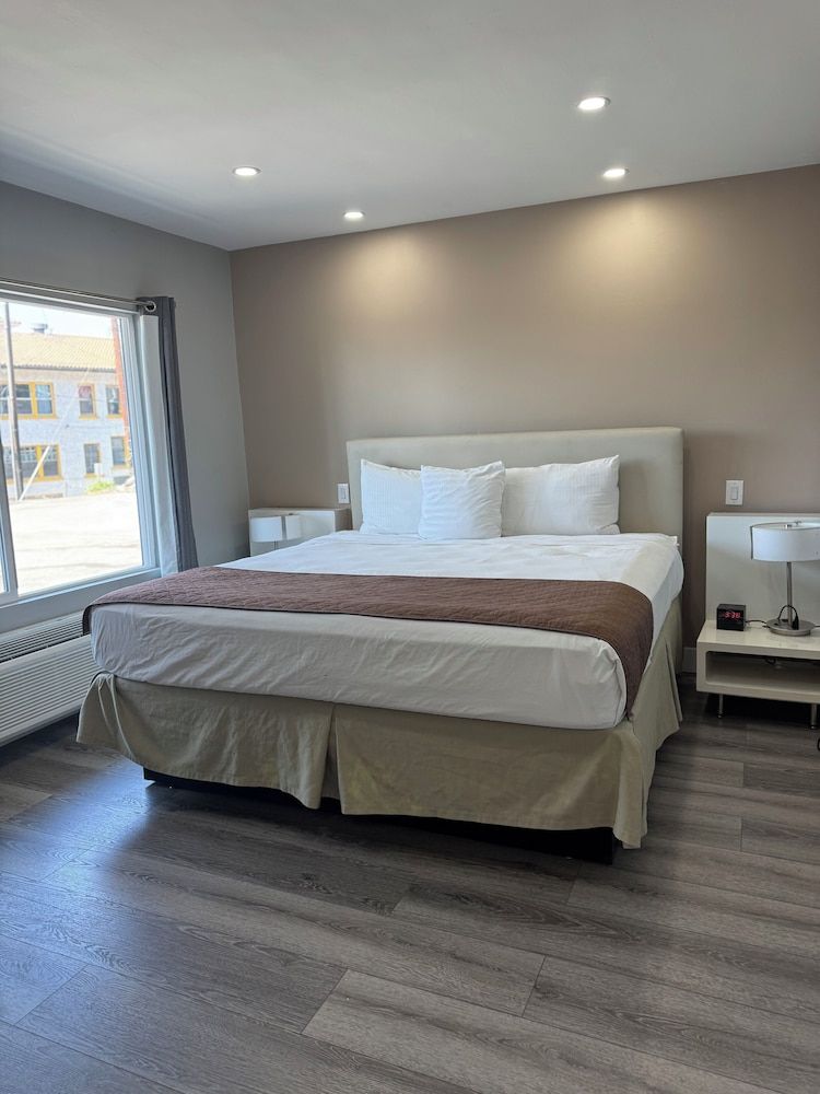 Holiday Lodge 1