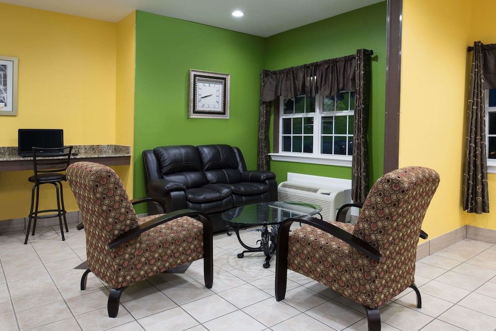 Microtel Inn by Wyndham Rogers 2