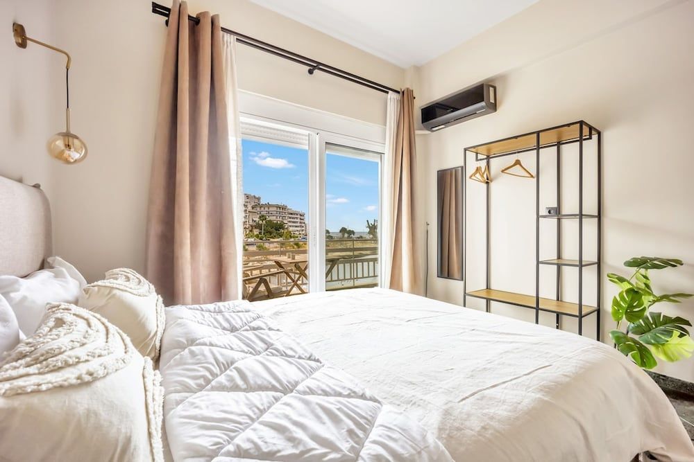 Sunny apartment next to the sea amazing view 1