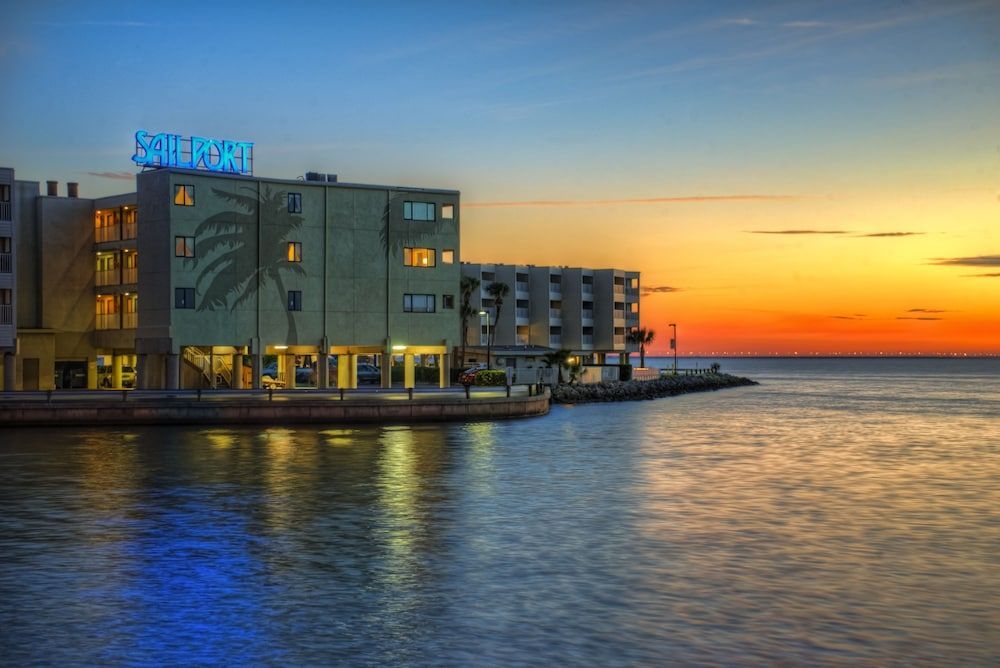 Sailport Waterfront Suites 1