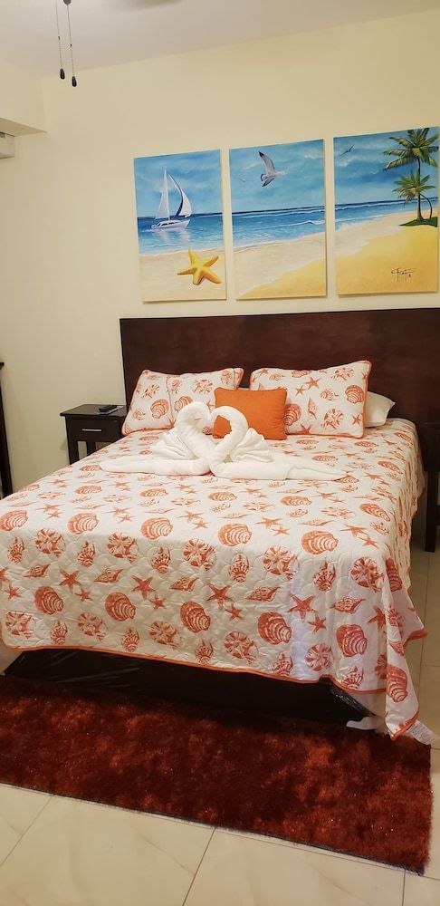Sir Angel's Guesthouse 2