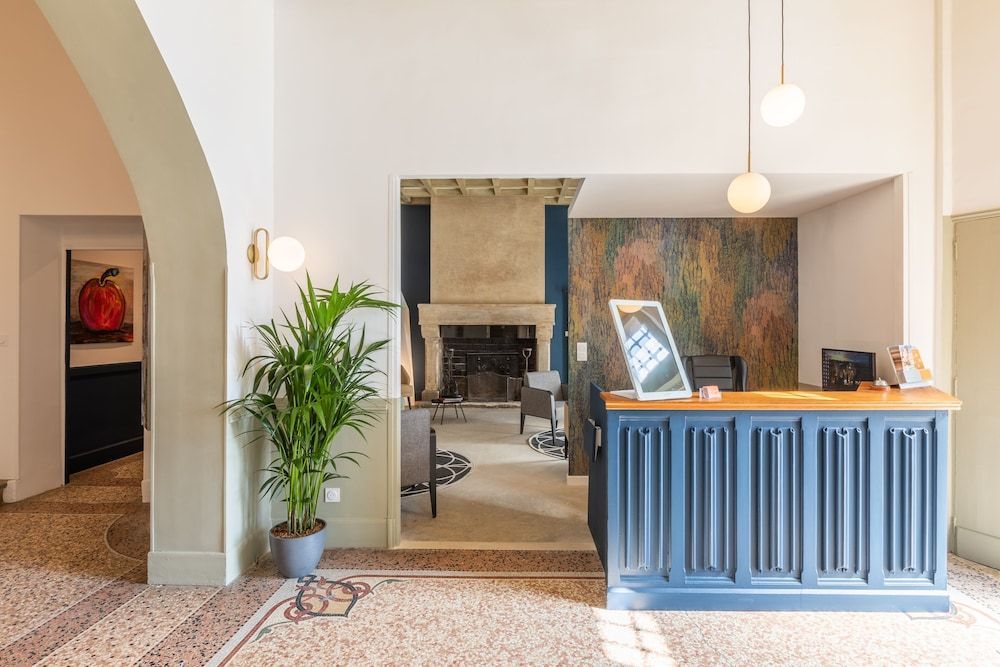 Hostellerie du Château des Fines Roches 2