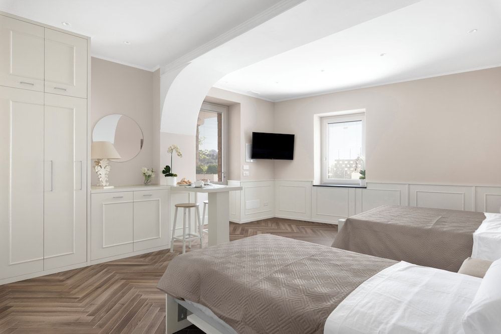 De Vivo Realty - Cyrus&Janus flats 2