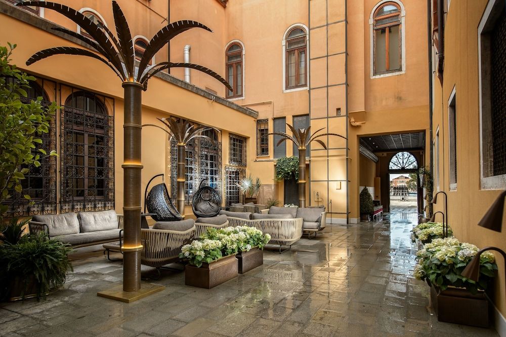 Palazzo Veneziano - Venice Collection 1