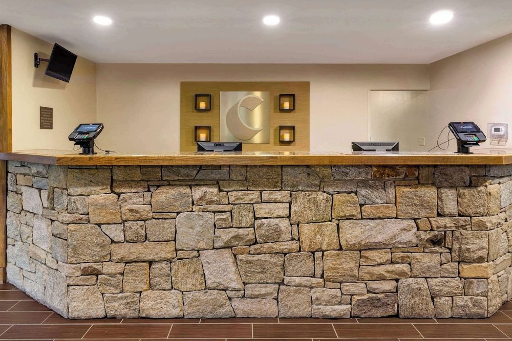Comfort Suites Boone - University Area 1