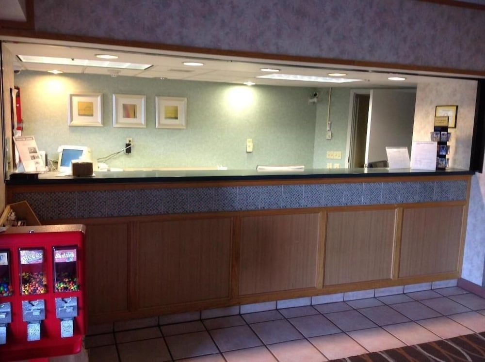 Plano Inn & Suites 2