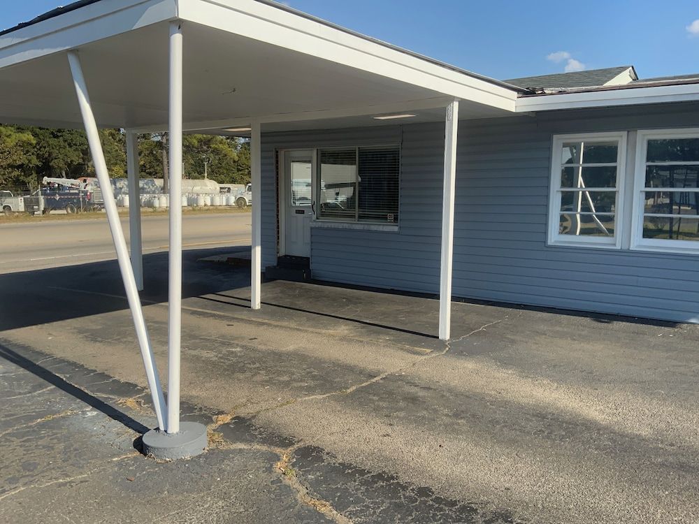 Red hill motel 2