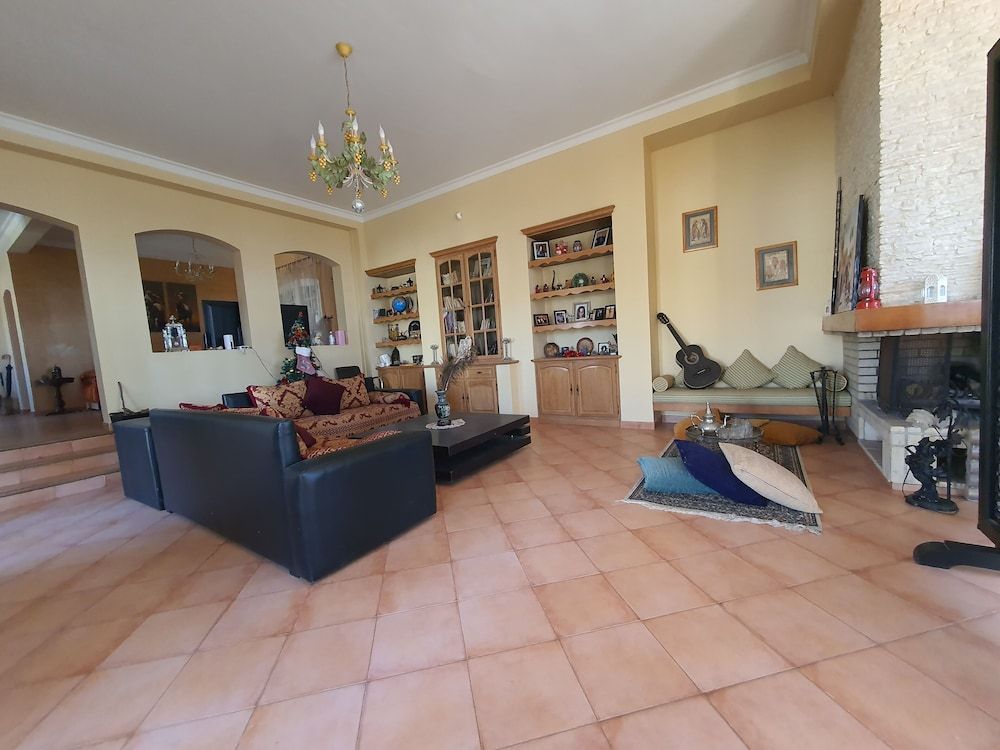 Lara House 2