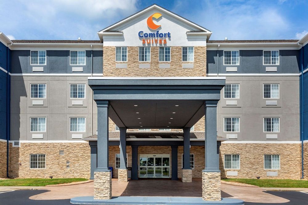 Comfort Suites Clarksville near Governors Square Mall 1