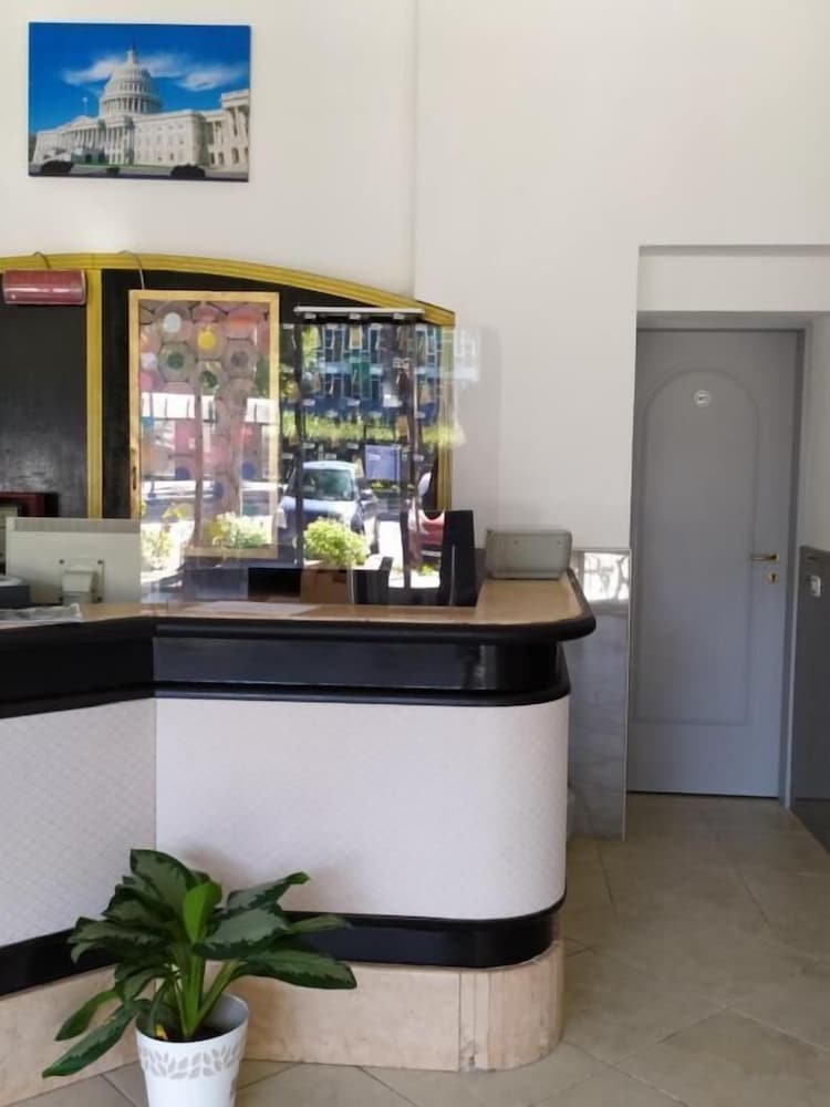 Hotel Madonna Del Pino 2