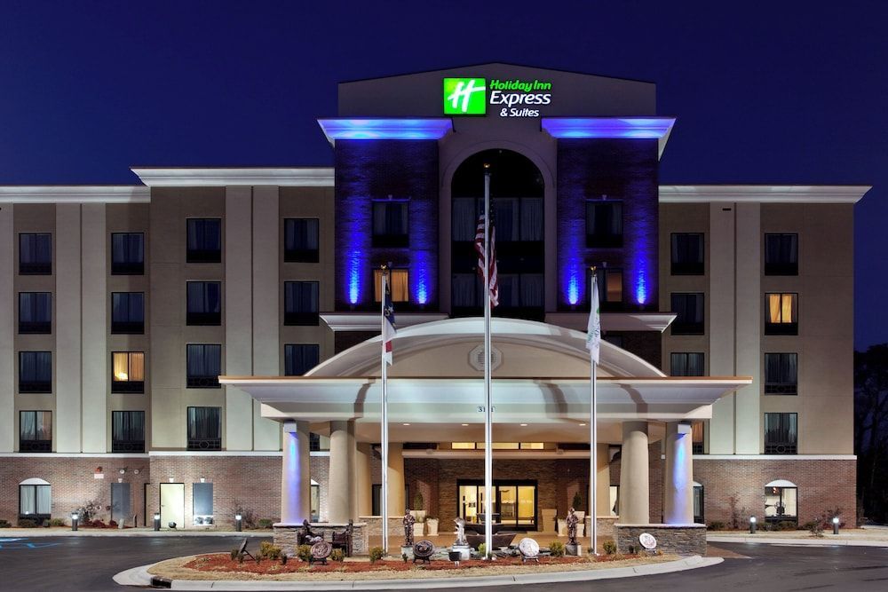 Holiday Inn Express & Suites HOPE MILLS-FAYETTEVILLE ARPT by IHG 1