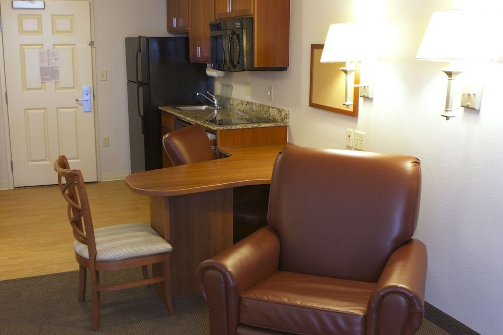 Candlewood Suites CHAMPAIGN-URBANA UNIV AREA by IHG 1