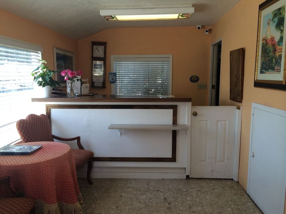 Oasis Inn and Suites 2