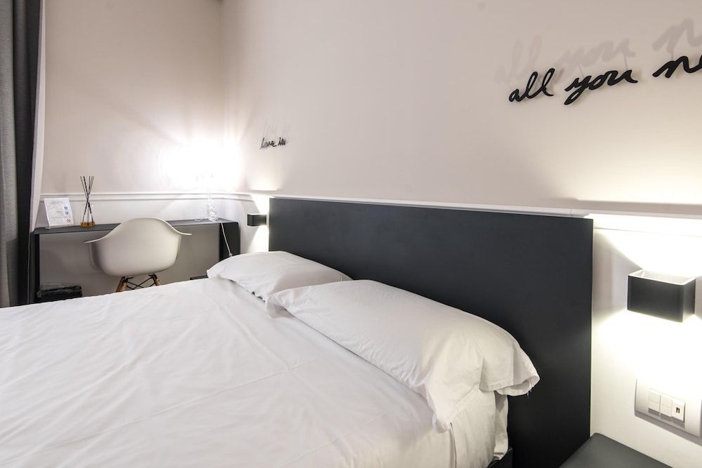 Five Boutique Rooms 2