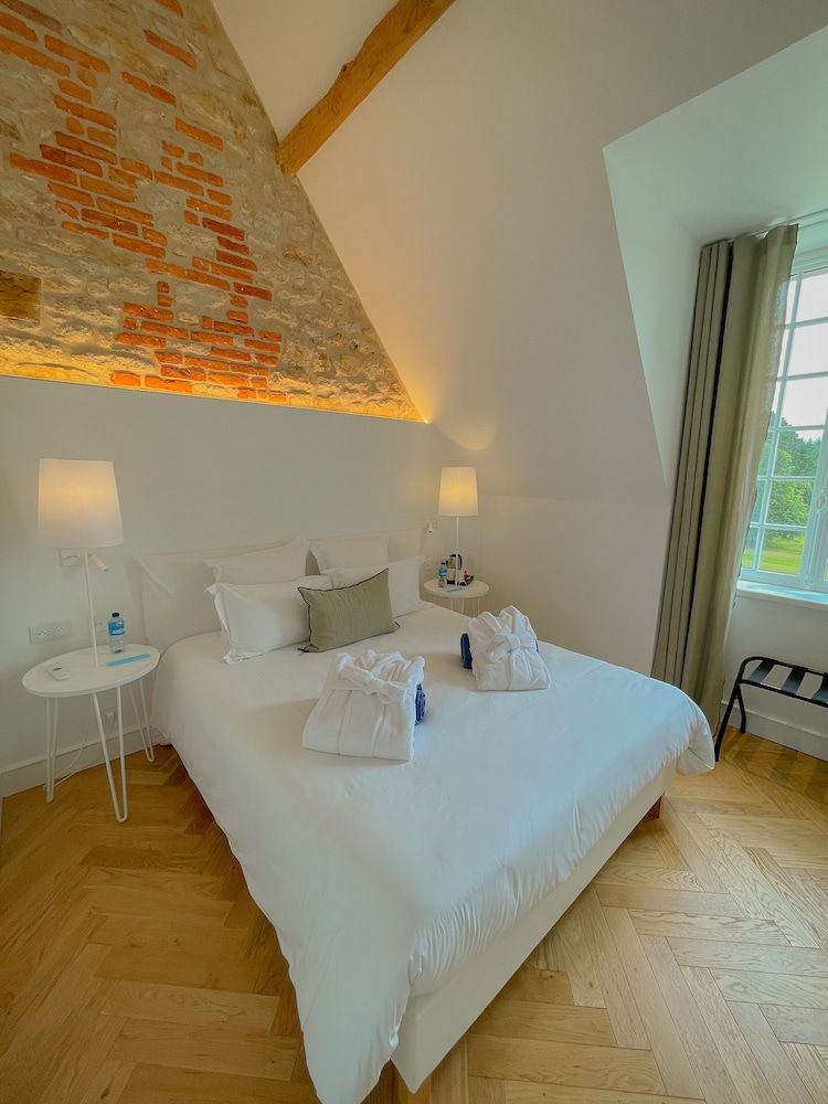 Chateau Les Garennes 2