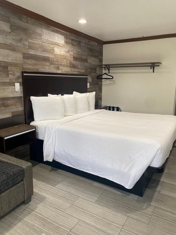 Starlight Inn Huntington Beach 1