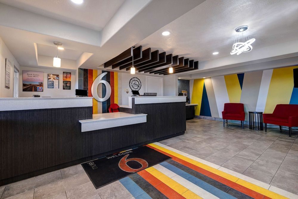 Motel 6-Buttonwillow, CA Central 2