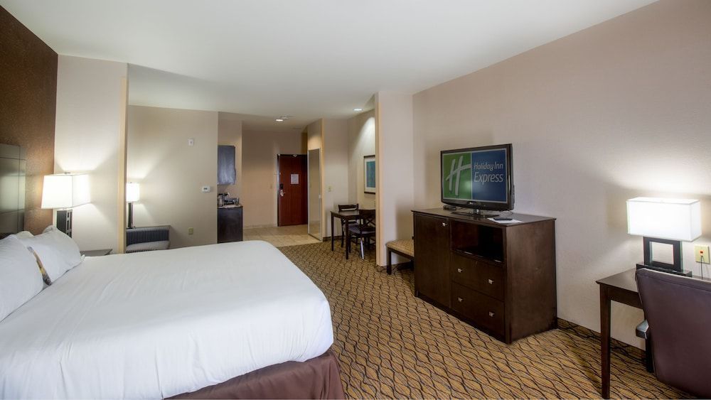 Holiday Inn Express & Suites ELK CITY by IHG 2
