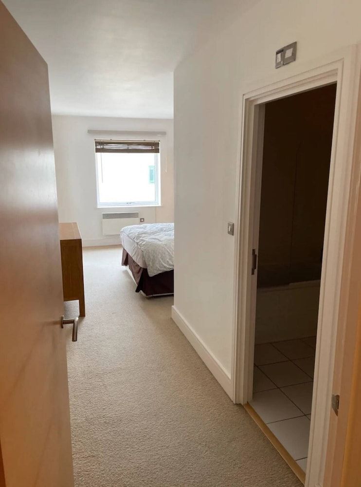Spacious 2 Bedroom Flat on Bermondsey St 1