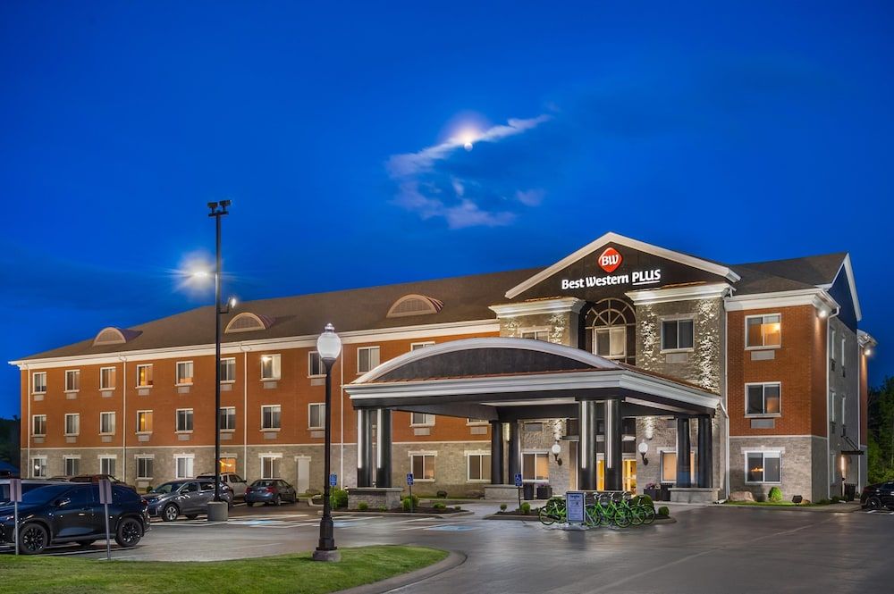 Best Western Plus 1000 Islands Hotel & Suites 1