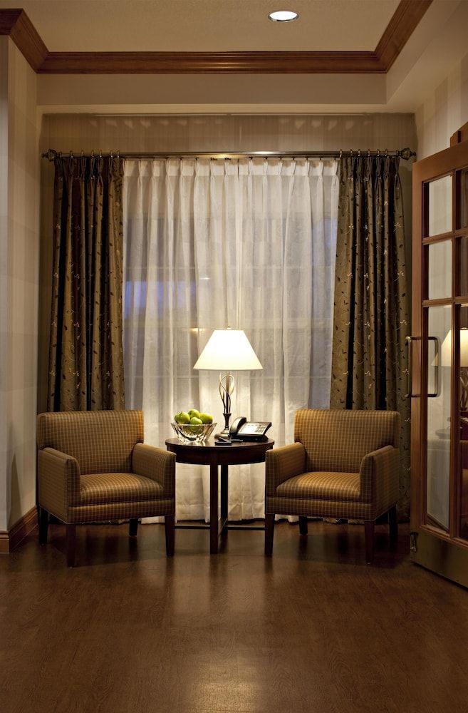 Country Inn & Suites by Radisson, Calgary-Northeast 2