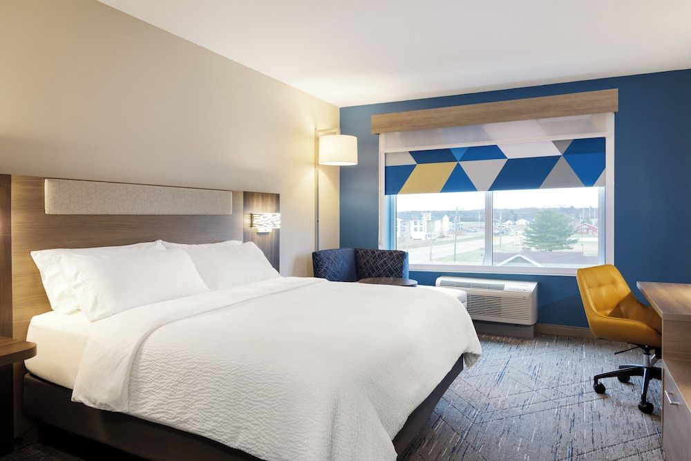 Holiday Inn Express & Suites null 2