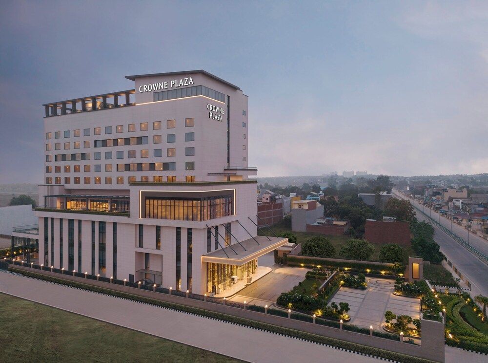 Crowne Plaza Lucknow by IHG 1