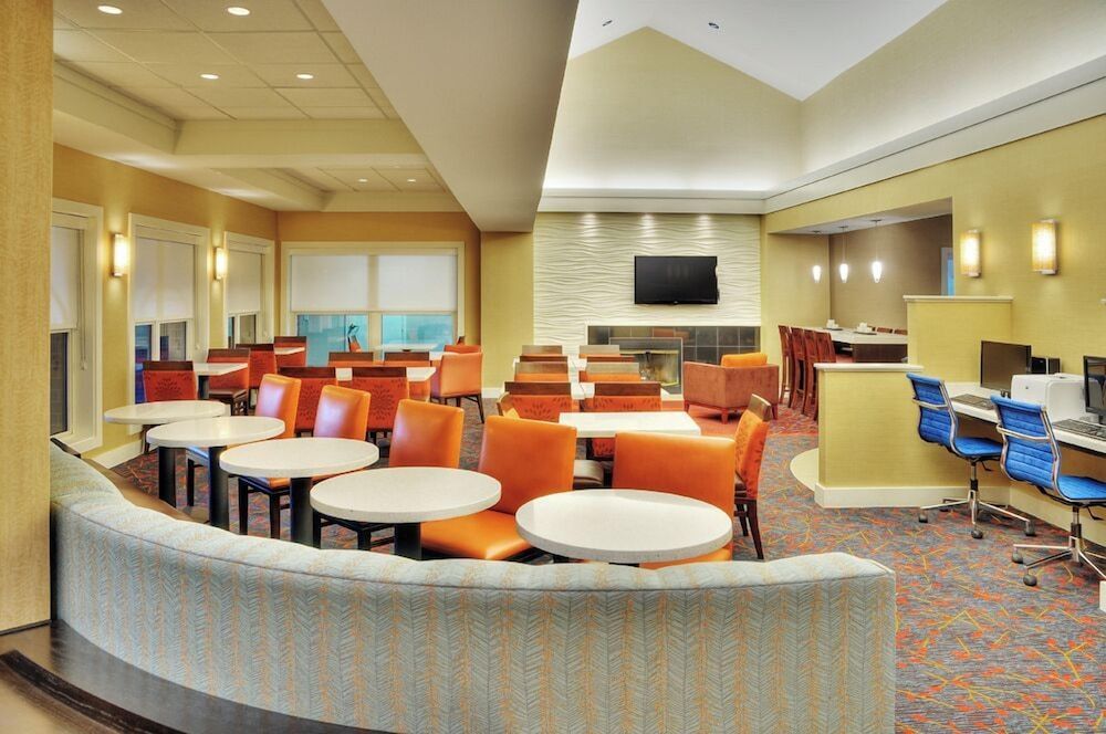 Hawthorn Suites by Wyndham Erie 1