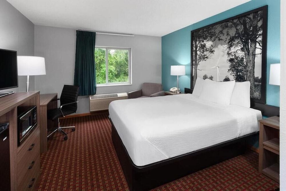McHenry Inn 1