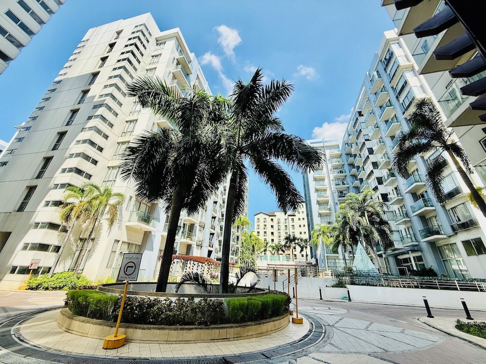 One Palm Tree Villas across NAIA-T3 1