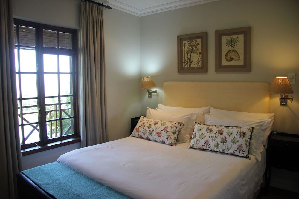 MontMartre Chalets & Venue 2