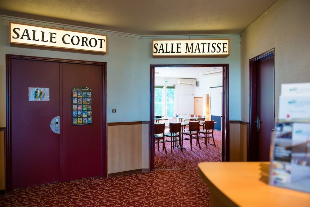 Brit Hotel Blois - Le Préma 2