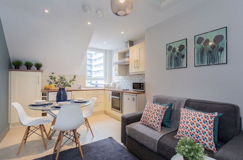 Central Belfast Apartments: 7 Camden Street 1