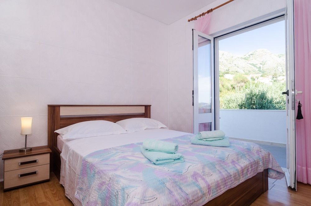 Leo's Room 2