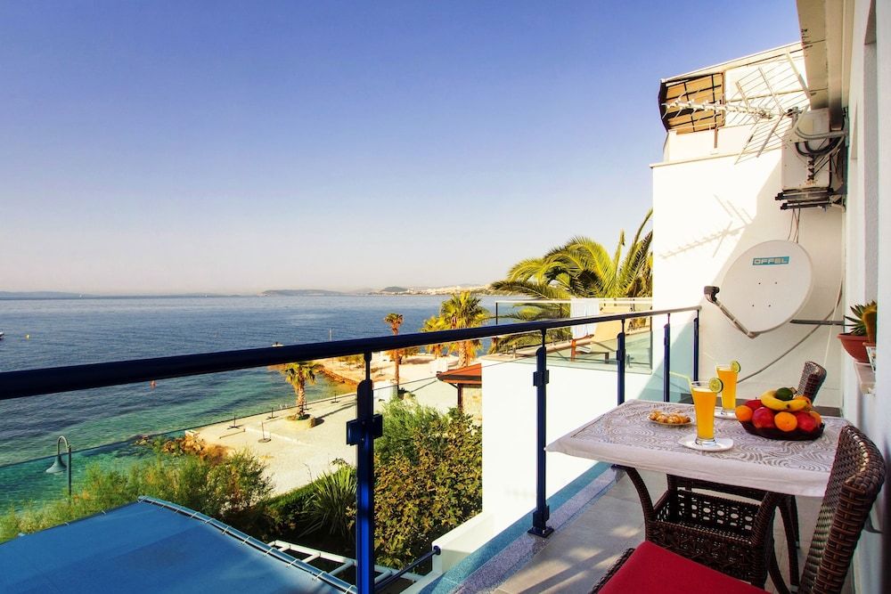 Beach Guesthouse Mediteran 1