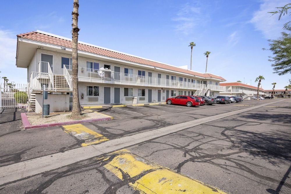 Super 8 by Wyndham Phoenix West 1