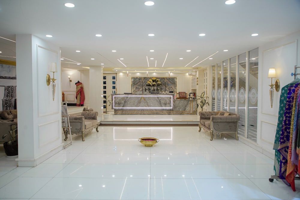 Pearl Courtyard 1