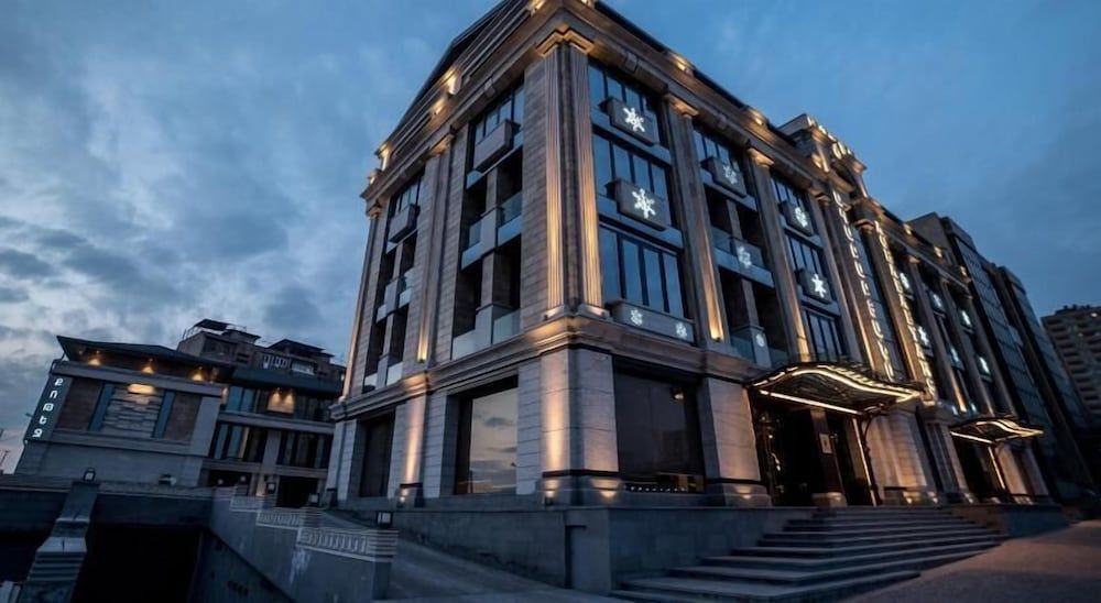 Aghababyan's Hotel 1